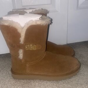 Bailey’s B2 UGG